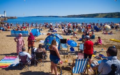 Beautiful weather on British Beaches for a little spot of illegal immigration