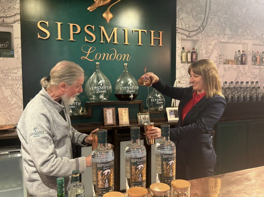 Rachel Reeves making a mockery of corporate optimism at Sipsmith Distillery with some mocktail lessons from Jared Brown.