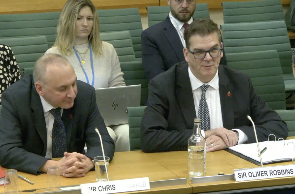 The Chris & Ollie Show - 3rd November 2025